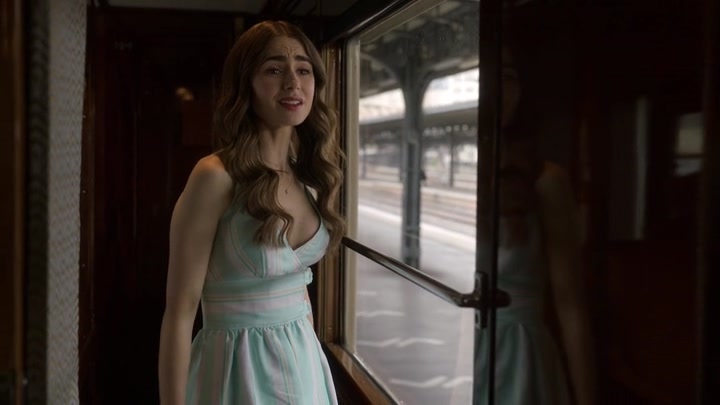 Emily_in_Paris_S02E01_WEBRip_x264-ION10_2741.jpg