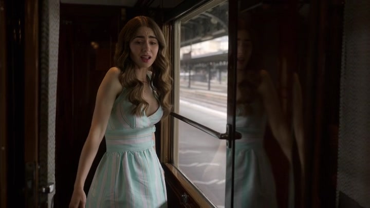 Emily_in_Paris_S02E01_WEBRip_x264-ION10_2743.jpg