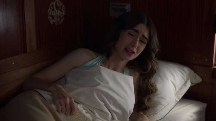 Emily_in_Paris_S02E02_WEBRip_x264-ION10_0049.jpg