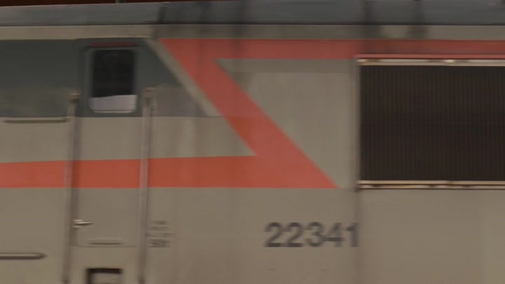 Emily_in_Paris_S02E02_WEBRip_x264-ION10_0062.jpg Emily_in_Paris_S02E02_WEBRip_x264-ION10_0062.jpg