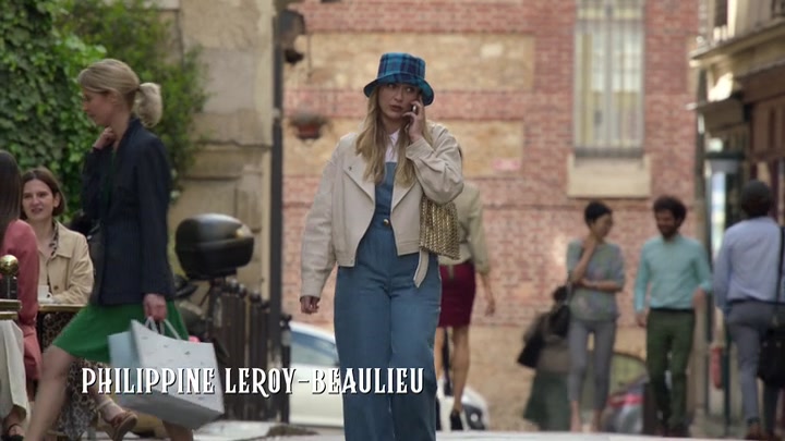 Emily_in_Paris_S02E02_WEBRip_x264-ION10_0089.jpg