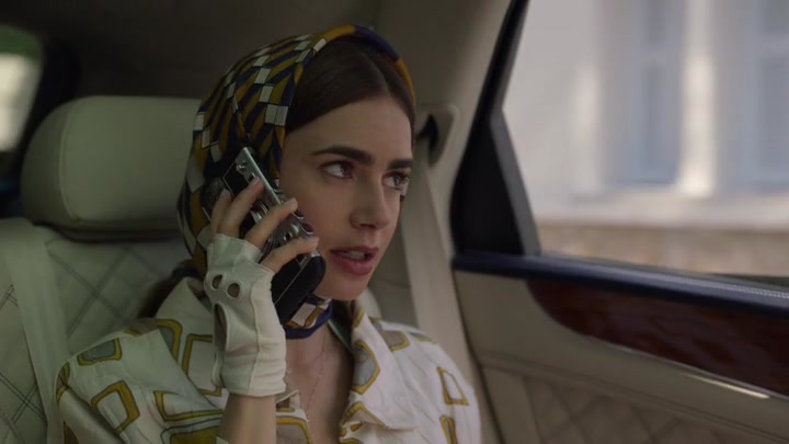 Emily_in_Paris_S02E02_WEBRip_x264-ION10_0224.jpg