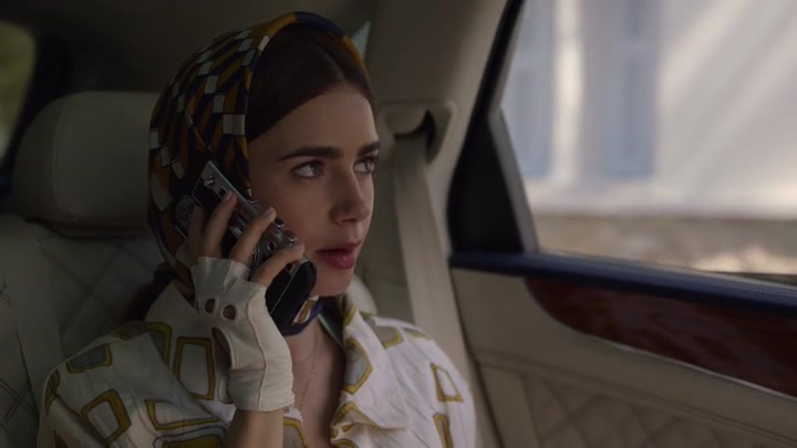 Emily_in_Paris_S02E02_WEBRip_x264-ION10_0225.jpg