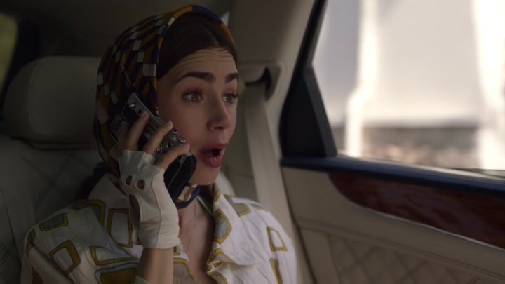 Emily_in_Paris_S02E02_WEBRip_x264-ION10_0226.jpg