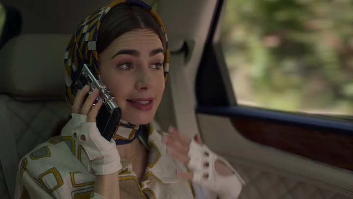 Emily_in_Paris_S02E02_WEBRip_x264-ION10_0237.jpg