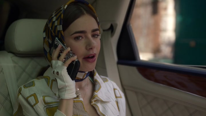 Emily_in_Paris_S02E02_WEBRip_x264-ION10_0248.jpg