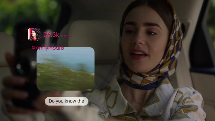 Emily_in_Paris_S02E02_WEBRip_x264-ION10_0281.jpg