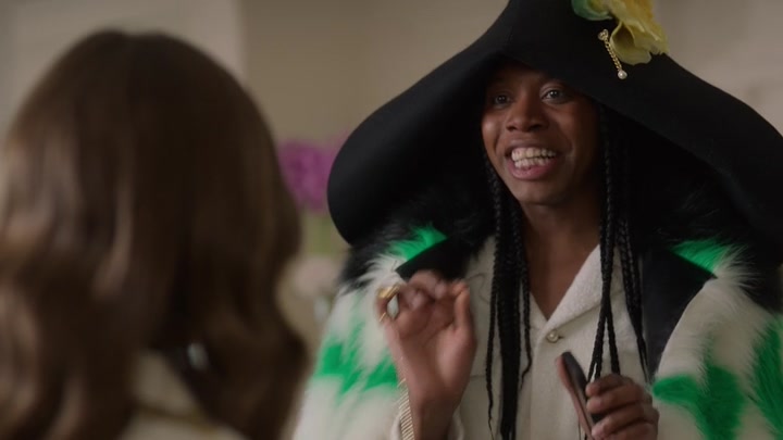Emily_in_Paris_S02E02_WEBRip_x264-ION10_0378.jpg