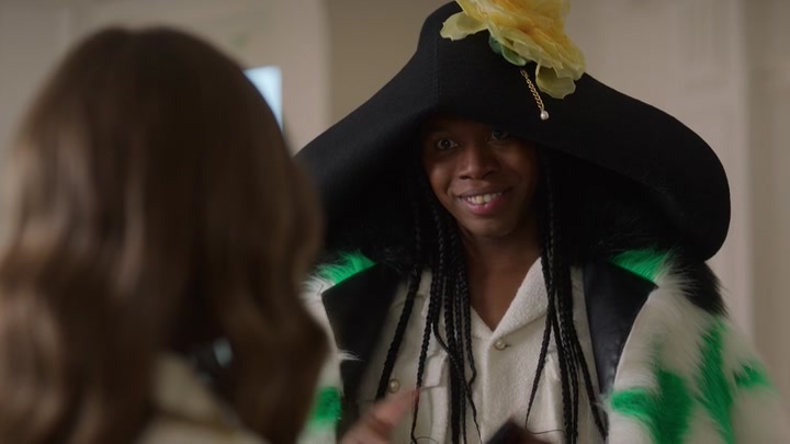 Emily_in_Paris_S02E02_WEBRip_x264-ION10_0403.jpg