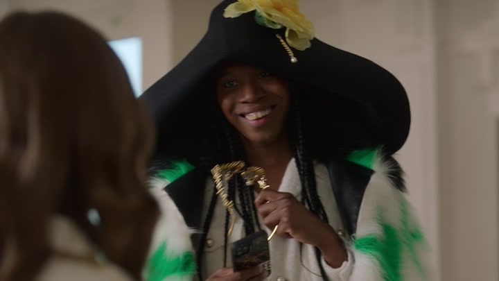 Emily_in_Paris_S02E02_WEBRip_x264-ION10_0410.jpg