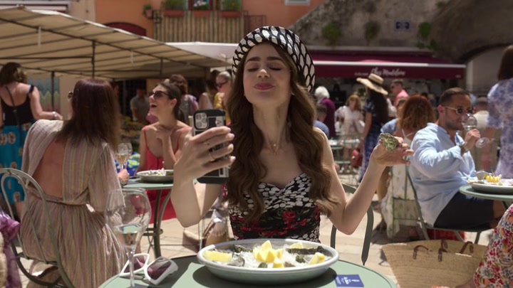 Emily_in_Paris_S02E02_WEBRip_x264-ION10_0483.jpg Emily_in_Paris_S02E02_WEBRip_x264-ION10_0483.jpg