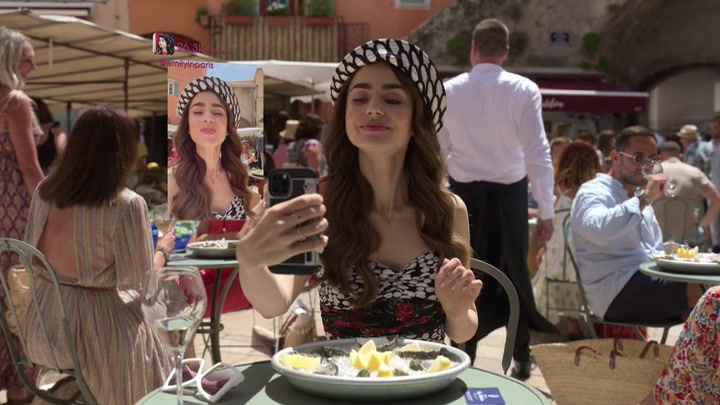 Emily_in_Paris_S02E02_WEBRip_x264-ION10_0487.jpg