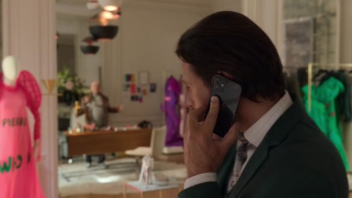 Emily_in_Paris_S02E02_WEBRip_x264-ION10_0546.jpg