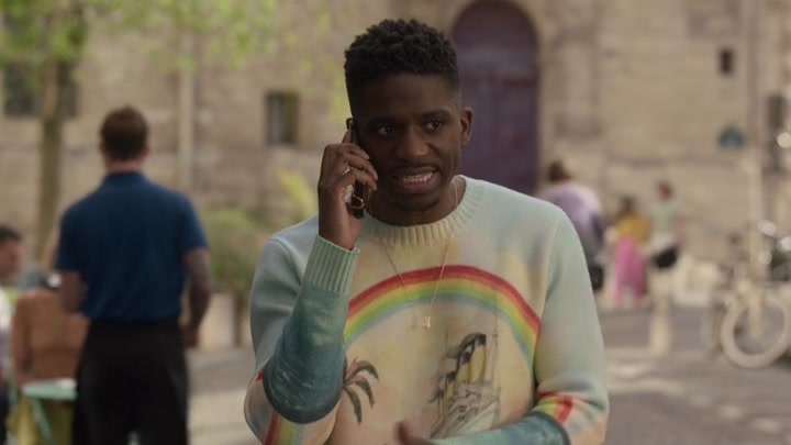 Emily_in_Paris_S02E02_WEBRip_x264-ION10_0571.jpg