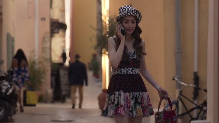 Emily_in_Paris_S02E02_WEBRip_x264-ION10_0577.jpg Emily_in_Paris_S02E02_WEBRip_x264-ION10_0577.jpg