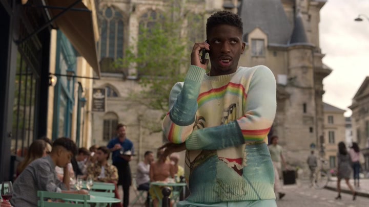 Emily_in_Paris_S02E02_WEBRip_x264-ION10_0595.jpg