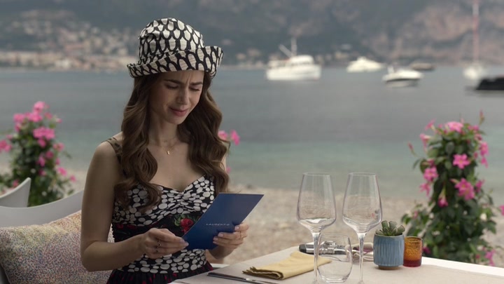 Emily_in_Paris_S02E02_WEBRip_x264-ION10_0710.jpg Emily_in_Paris_S02E02_WEBRip_x264-ION10_0710.jpg