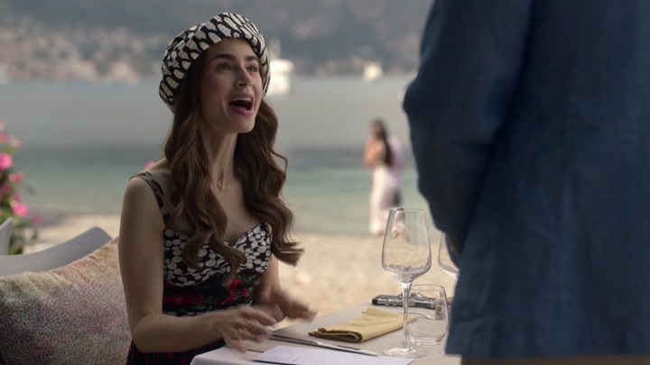 Emily_in_Paris_S02E02_WEBRip_x264-ION10_0748.jpg