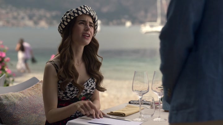 Emily_in_Paris_S02E02_WEBRip_x264-ION10_0760.jpg