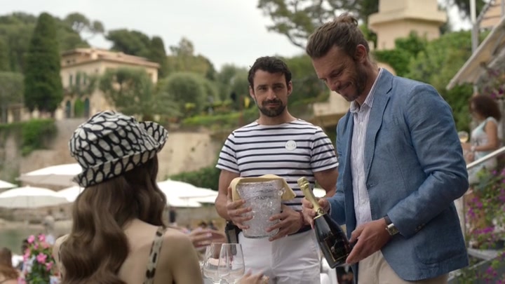 Emily_in_Paris_S02E02_WEBRip_x264-ION10_0843.jpg Emily_in_Paris_S02E02_WEBRip_x264-ION10_0843.jpg