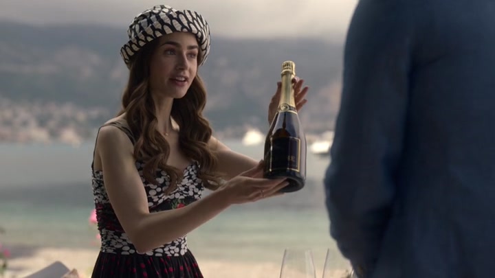 Emily_in_Paris_S02E02_WEBRip_x264-ION10_0846.jpg Emily_in_Paris_S02E02_WEBRip_x264-ION10_0846.jpg