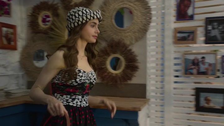 Emily_in_Paris_S02E02_WEBRip_x264-ION10_0901.jpg Emily_in_Paris_S02E02_WEBRip_x264-ION10_0901.jpg