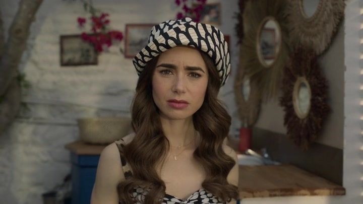 Emily_in_Paris_S02E02_WEBRip_x264-ION10_0910.jpg