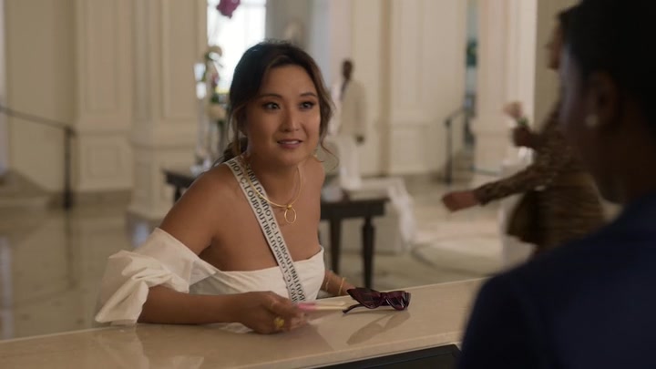Emily_in_Paris_S02E02_WEBRip_x264-ION10_1008.jpg