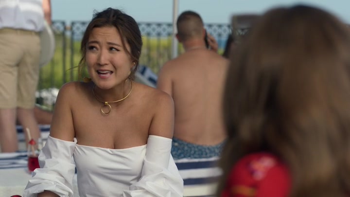 Emily_in_Paris_S02E02_WEBRip_x264-ION10_1084.jpg