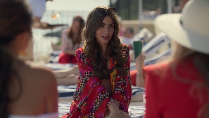 Emily_in_Paris_S02E02_WEBRip_x264-ION10_1130.jpg