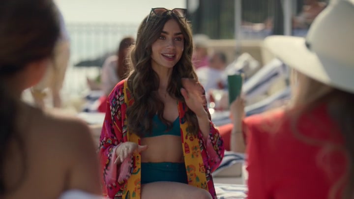 Emily_in_Paris_S02E02_WEBRip_x264-ION10_1136.jpg