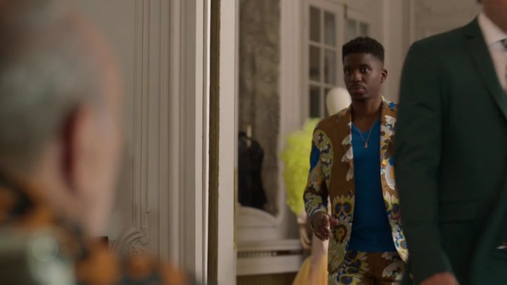 Emily_in_Paris_S02E02_WEBRip_x264-ION10_1207.jpg
