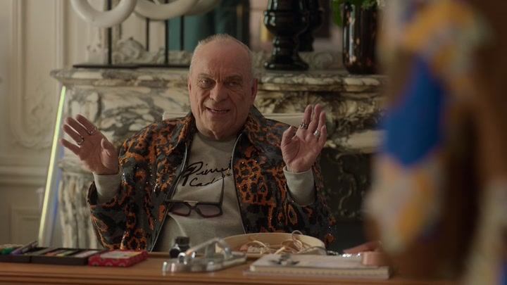 Emily_in_Paris_S02E02_WEBRip_x264-ION10_1227.jpg