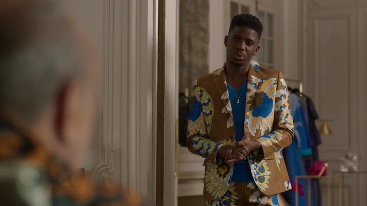 Emily_in_Paris_S02E02_WEBRip_x264-ION10_1250.jpg
