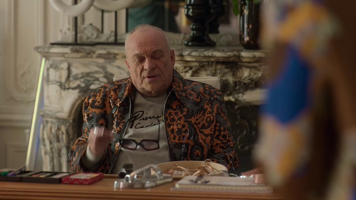 Emily_in_Paris_S02E02_WEBRip_x264-ION10_1256.jpg