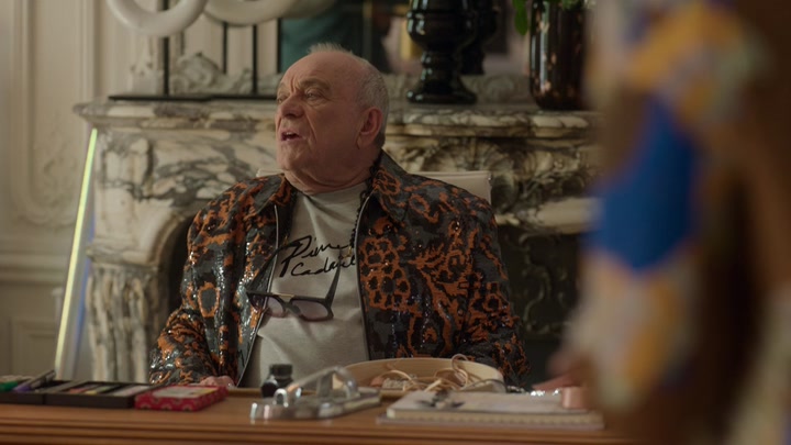 Emily_in_Paris_S02E02_WEBRip_x264-ION10_1265.jpg