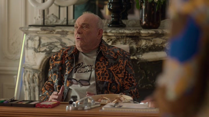 Emily_in_Paris_S02E02_WEBRip_x264-ION10_1300.jpg