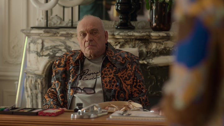 Emily_in_Paris_S02E02_WEBRip_x264-ION10_1303.jpg