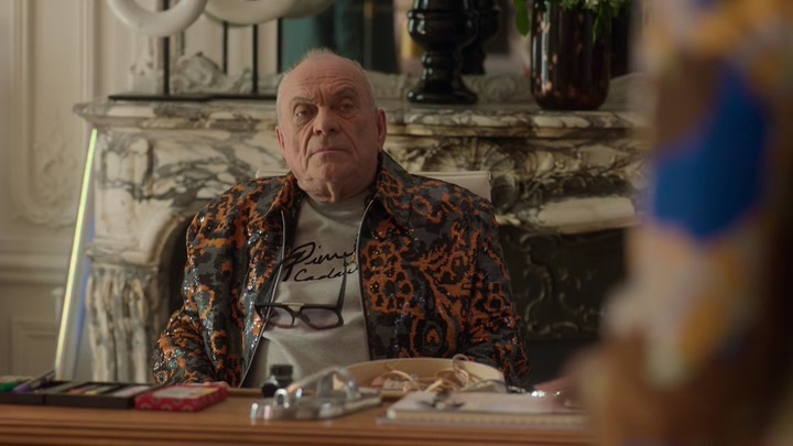 Emily_in_Paris_S02E02_WEBRip_x264-ION10_1308.jpg
