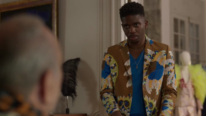 Emily_in_Paris_S02E02_WEBRip_x264-ION10_1310.jpg