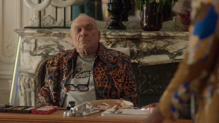 Emily_in_Paris_S02E02_WEBRip_x264-ION10_1320.jpg