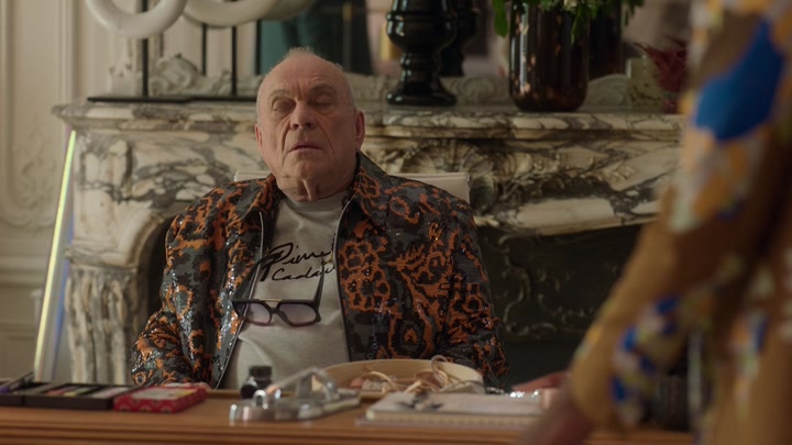 Emily_in_Paris_S02E02_WEBRip_x264-ION10_1331.jpg
