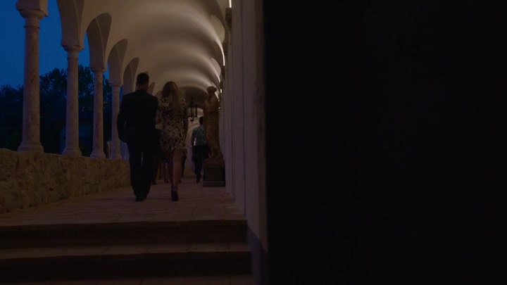 Emily_in_Paris_S02E02_WEBRip_x264-ION10_1361.jpg
