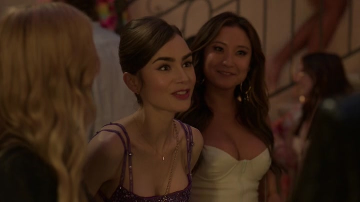 Emily_in_Paris_S02E02_WEBRip_x264-ION10_1382.jpg