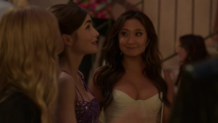Emily_in_Paris_S02E02_WEBRip_x264-ION10_1384.jpg