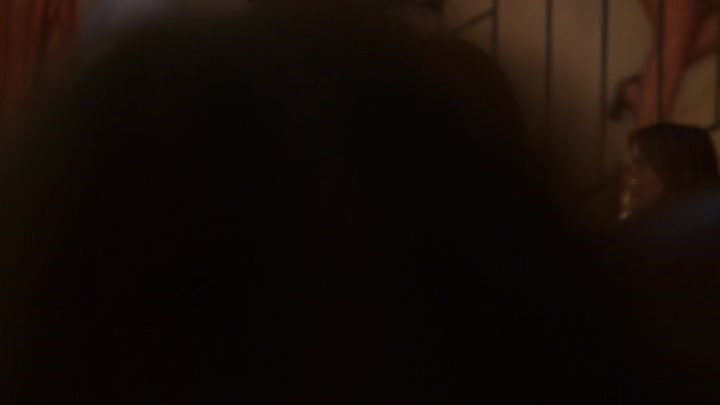 Emily_in_Paris_S02E02_WEBRip_x264-ION10_1392.jpg