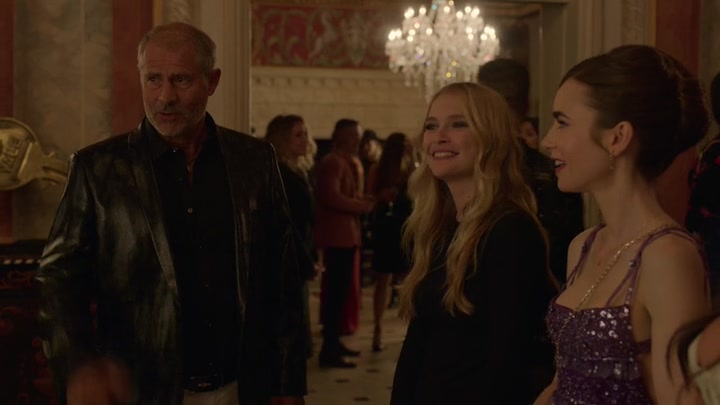 Emily_in_Paris_S02E02_WEBRip_x264-ION10_1400.jpg