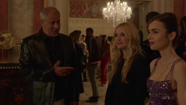 Emily_in_Paris_S02E02_WEBRip_x264-ION10_1405.jpg