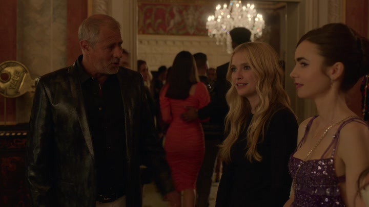 Emily_in_Paris_S02E02_WEBRip_x264-ION10_1409.jpg