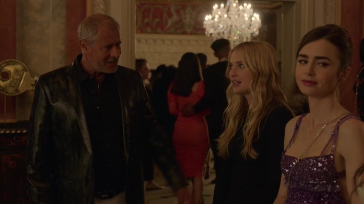Emily_in_Paris_S02E02_WEBRip_x264-ION10_1411.jpg